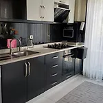 Denize 550metre Kazdaglari Ve Deniz Manzarali 14 Kisilik Lueks Edremit (Balikesir)
