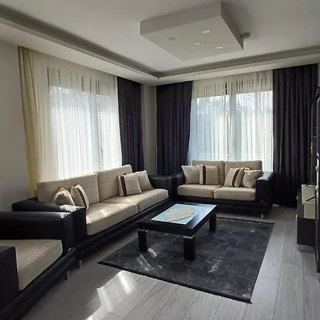 Willa Denize 550metre Kazdaglari Ve Deniz Manzarali 14 Kisilik Lueks Edremit (Balikesir)