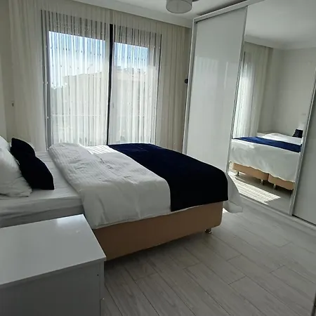 Denize 550metre Kazdaglari Ve Deniz Manzarali 14 Kisilik Lueks Willa