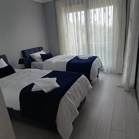 Denize 550metre Kazdaglari Ve Deniz Manzarali 14 Kisilik Lueks