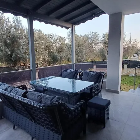 Denize 550metre Kazdaglari Ve Deniz Manzarali 14 Kisilik Lueks