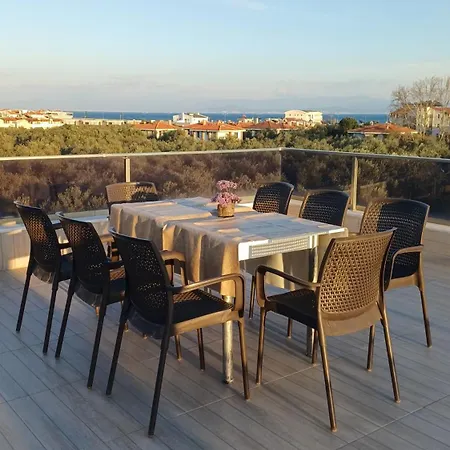 Willa Denize 550metre Kazdaglari Ve Deniz Manzarali 14 Kisilik Lueks *