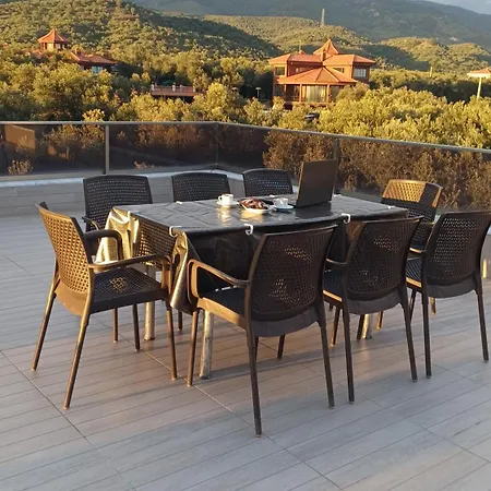 Denize 550metre Kazdaglari Ve Deniz Manzarali 14 Kisilik Lueks Willa