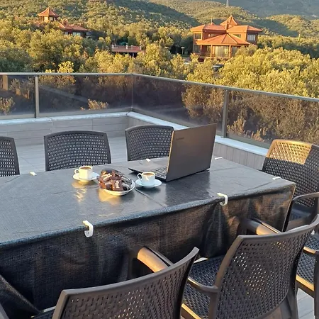 Denize 550metre Kazdaglari Ve Deniz Manzarali 14 Kisilik Lueks *