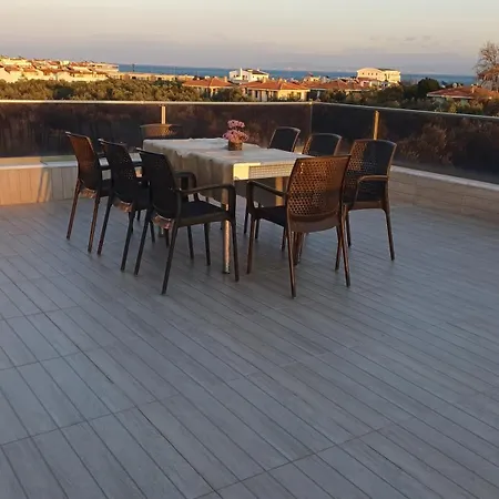 Denize 550metre Kazdaglari Ve Deniz Manzarali 14 Kisilik Lueks *