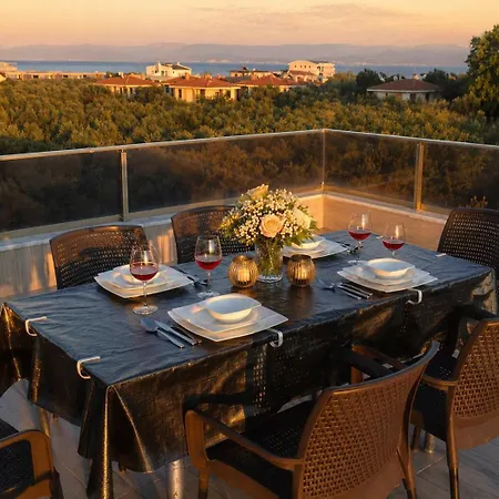 Denize 550metre Kazdaglari Ve Deniz Manzarali 14 Kisilik Lueks * Edremit (Balikesir)